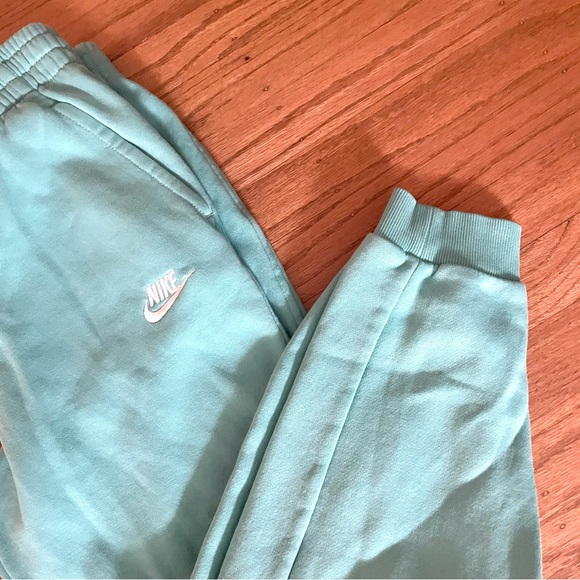 Nike Club Fleece Joggers and Hoodie Set Youth Large - Picture 7 of 8